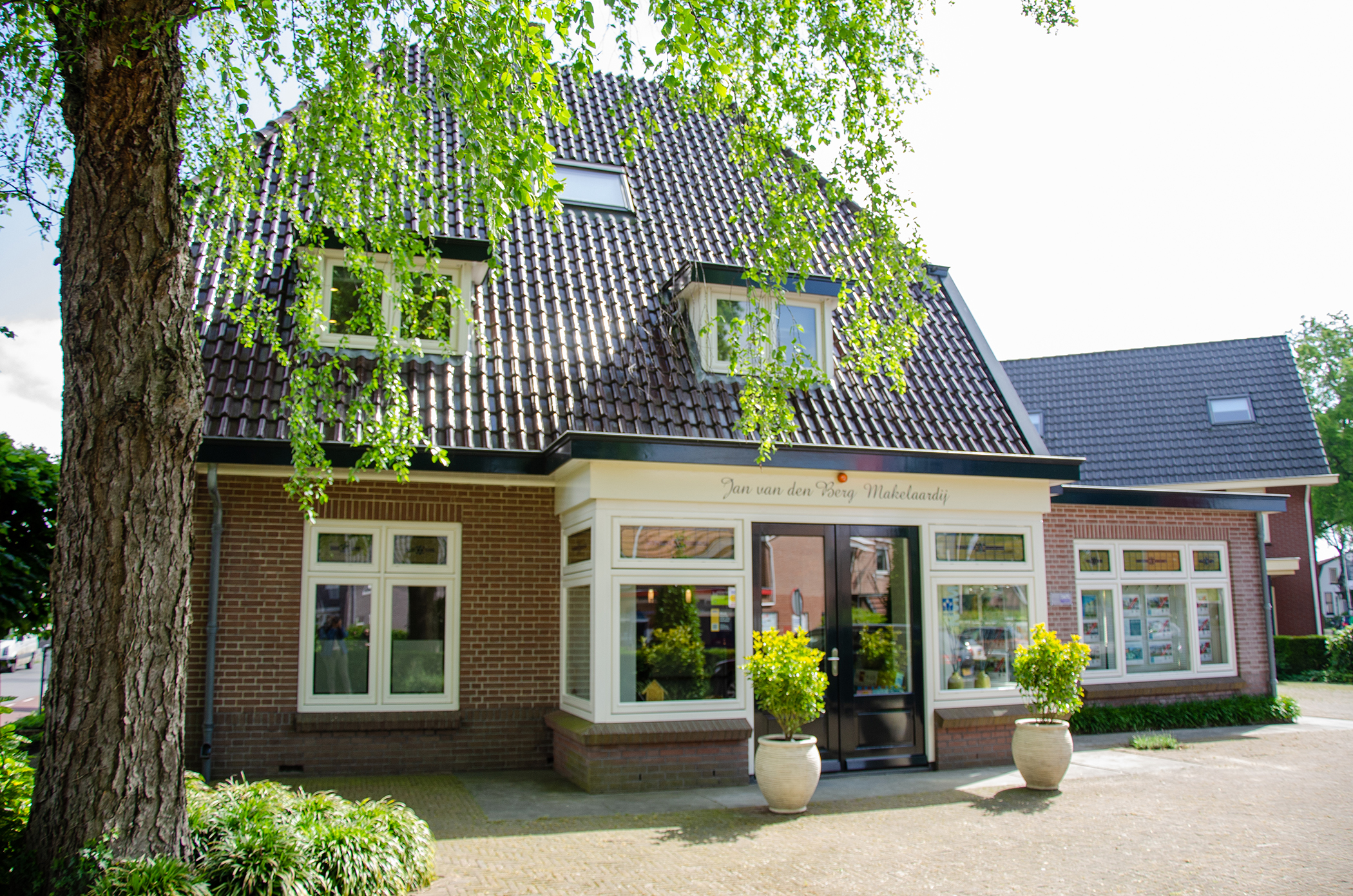 Jan van den Berg Makelaardij